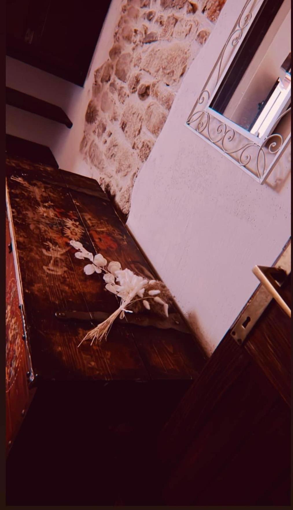 Ovostolai Cottage ฟอนนิ ภายนอก รูปภาพ