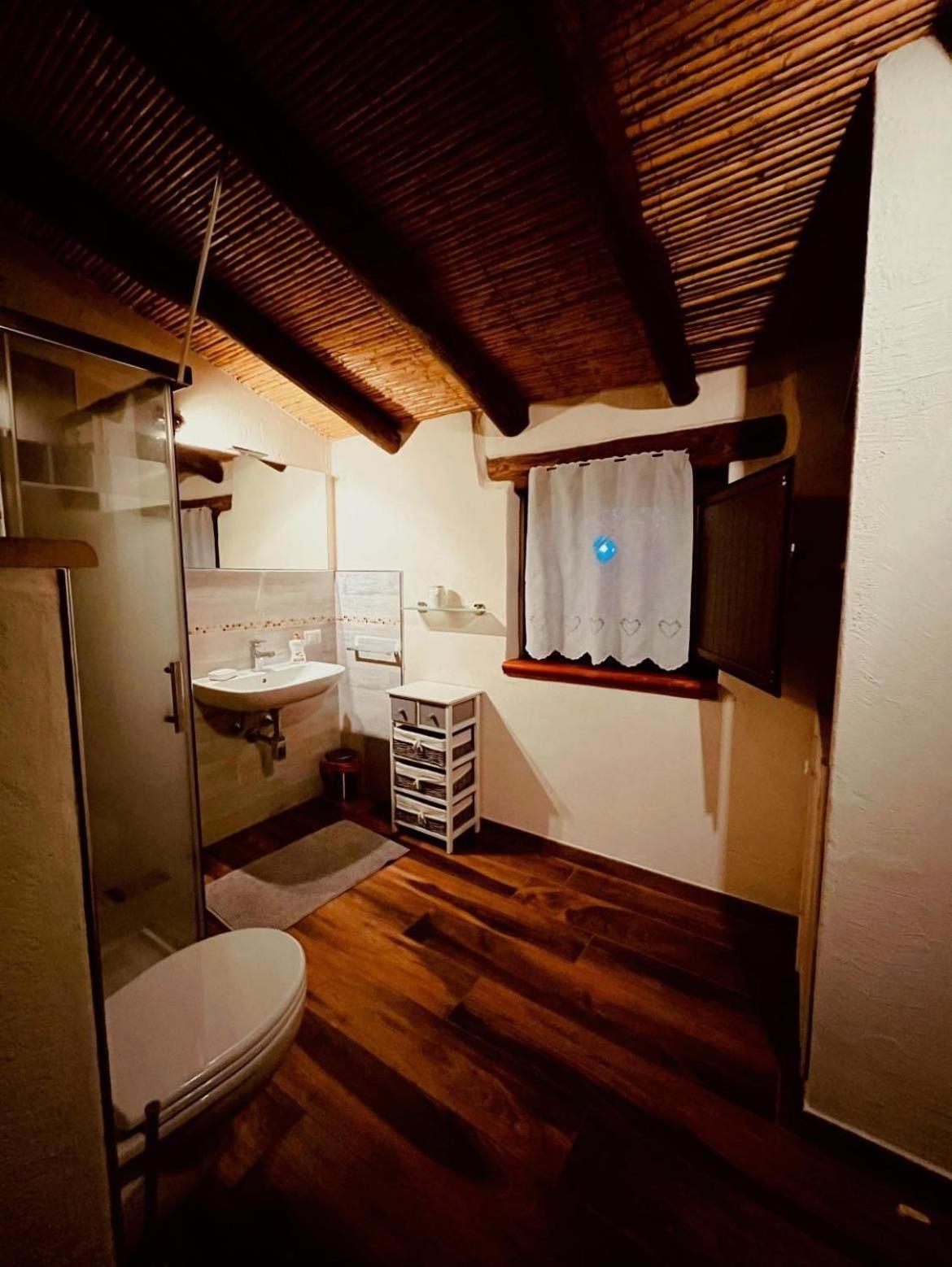 Ovostolai Cottage ฟอนนิ ภายนอก รูปภาพ
