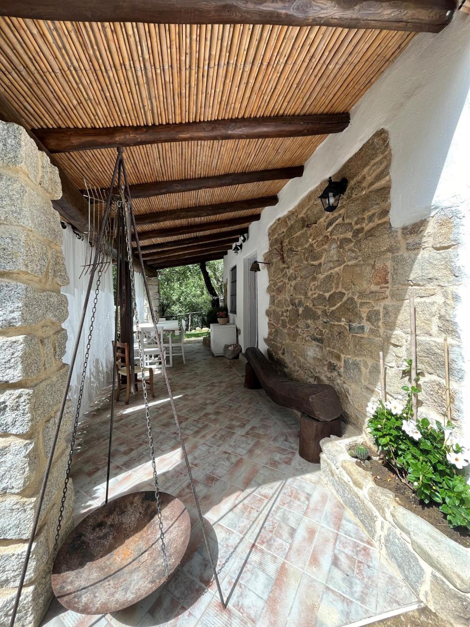 Ovostolai Cottage ฟอนนิ ภายนอก รูปภาพ