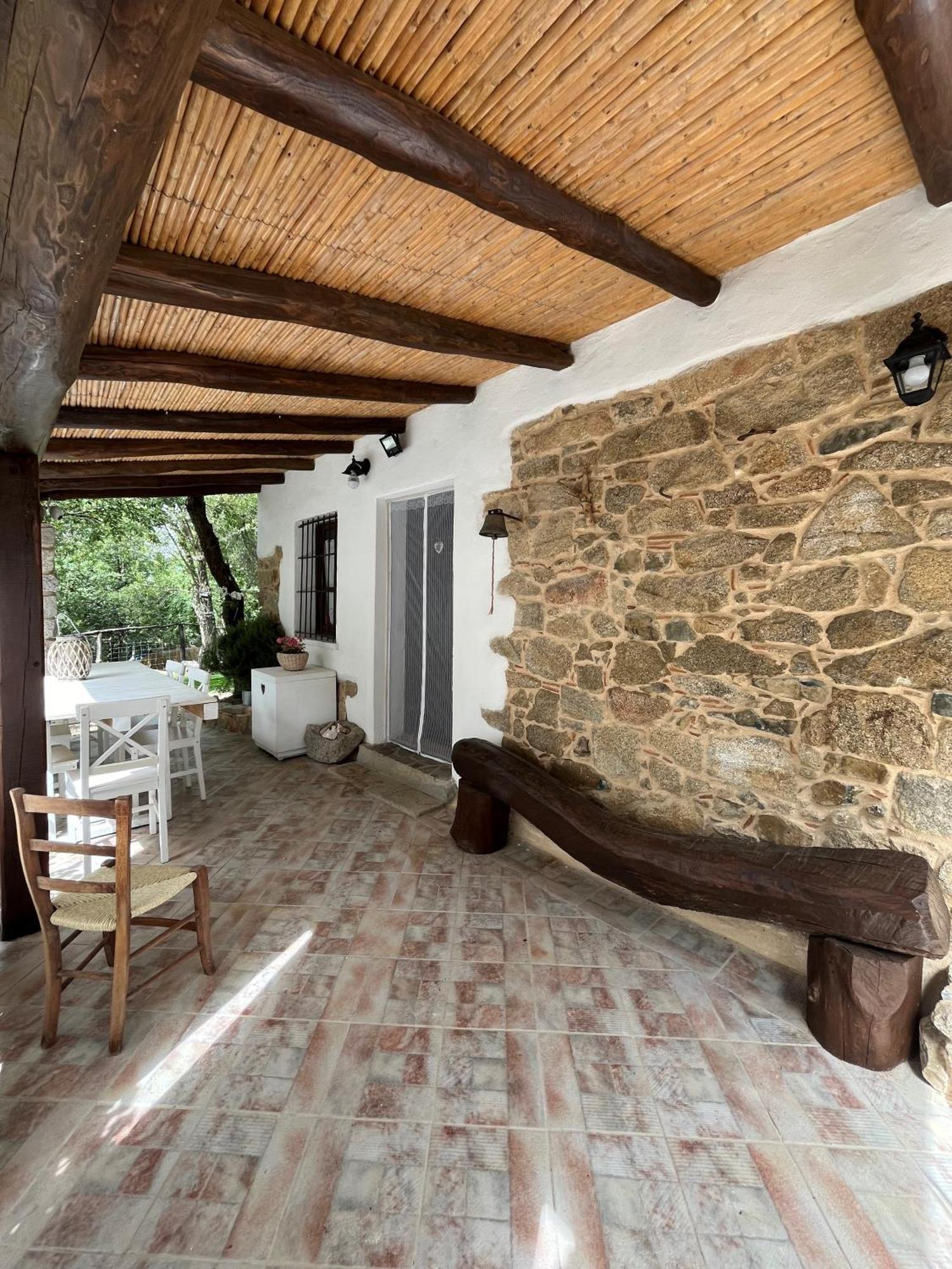 Ovostolai Cottage ฟอนนิ ภายนอก รูปภาพ